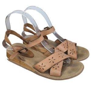 Premier Collection‎ Youth 4 / Women's 5.5 Brown Tan Strappy Sandals